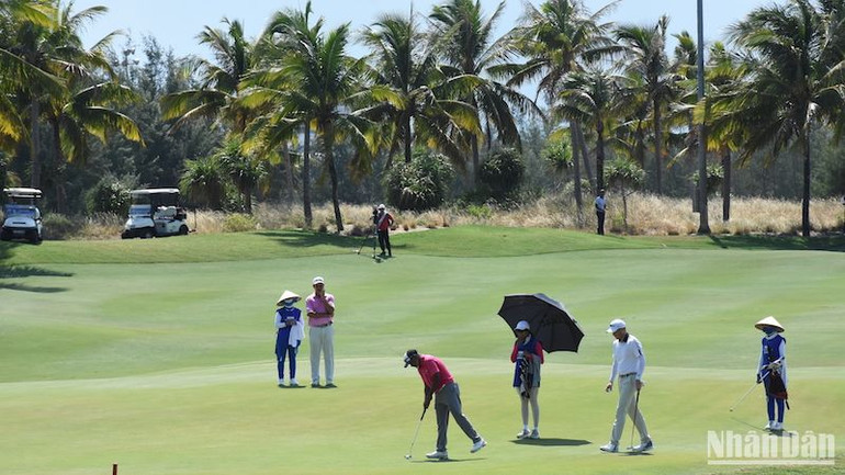 Gôn thủ Rahil Gangjee với những đường bóng cuối cùng quyết định số điểm bứt phá trong trận chung kết trưa 31/8. (Ảnh : ANH ĐÀO)