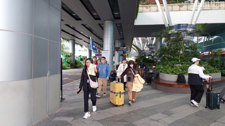 Trong ngày Mồng 1 Tết Nguyên đán Ất Tỵ 2025, Cảng Hàng không Quốc tế Đà Nẵng chào đón hơn 140 chuyến bay nội địa và quốc tế. (Ảnh: ANH ĐÀO)