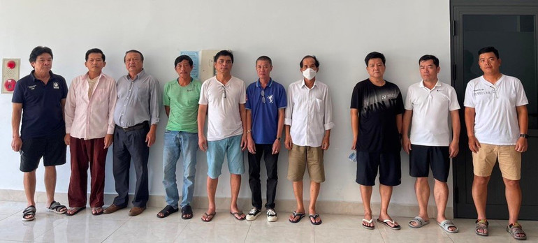 Các đối tượng trong đường dây đánh bạc qua mạng hơn 1.000 tỷ đồng trong mùa Euro bị bắt giữ. (Ảnh Công an cung cấp)