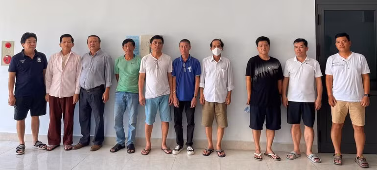 Các đối tượng trong đường dây đánh bạc qua mạng hơn 1.000 tỷ đồng trong mùa Euro bị bắt giữ. (Ảnh Công an cung cấp)