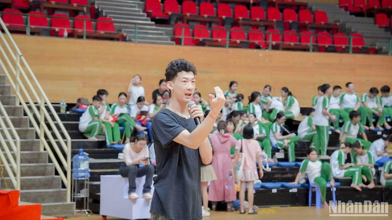 Với trách nhiệm và nhiệt huyết, các đơn vị liên quan đều thể hiện hết mình tại các buổi tập luyện. (Ảnh ANH ĐÀO)