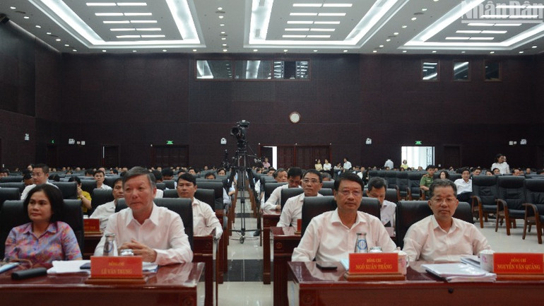 Đây là đợt học tập chuyên đề lớn nhất được Thành ủy Đà Nẵng tổ chức nhằm quán triệt sâu rộng các nội dung của Chỉ thị số 42-CT/TW đến mỗi cán bộ, đảng viên. (Ảnh: ANH ĐÀO)