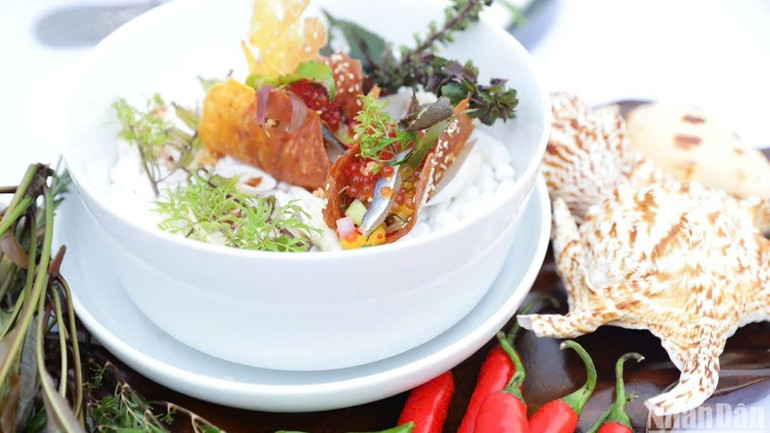 Các món ăn mang đến tham dự cuộc thi được chuẩn bị chu đáo và gửi gắm nhiều tâm huyết. (Ảnh: ANH ĐÀO)