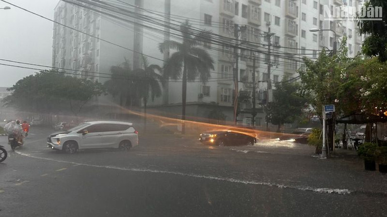 Đà Nẵng ghi nhận lượng mưa rất lớn sáng ngày 18/9.