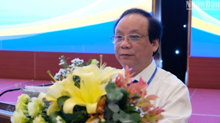 PGS.TS. Nguyễn Ngọc Vũ - Giám đốc Đại học Đà Nẵng phát biểu tại hội thảo. (Ảnh: ANH ĐÀO)