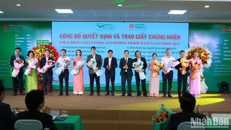 Thêm 8 chương trình đào tạo chính quy của Trường đại học Đông Á Đà Nẵng đạt chứng nhận kiểm định chất lượng. (Ảnh: ANH ĐÀO)