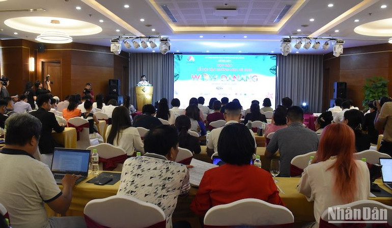 Quang cảnh buổi họp báo chiều 4/7.