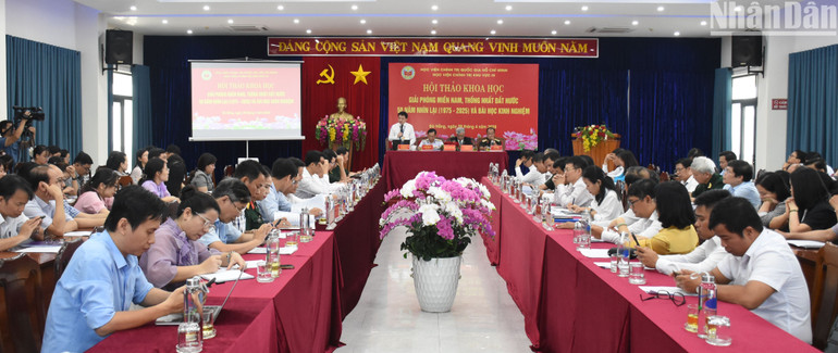 Quang cảnh hội thảo sáng ngày 29/4. (Ảnh: ANH ĐÀO)