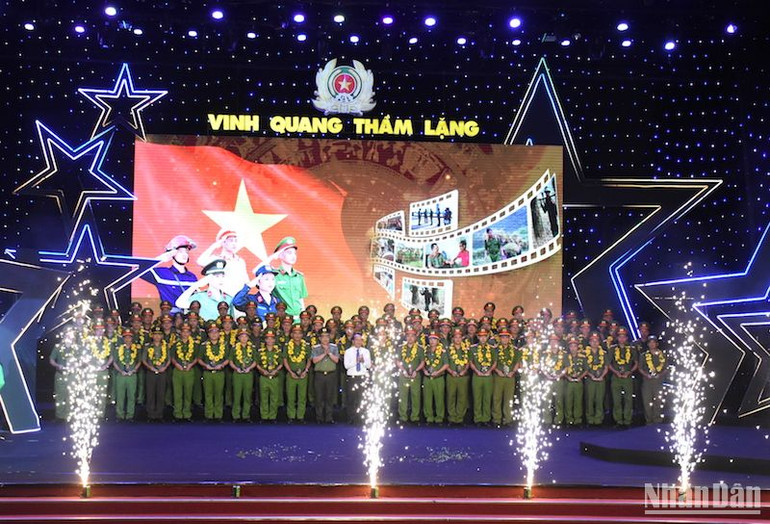 79 gương công an xã tiêu biểu, điển hình được biểu dương tại chương trình.