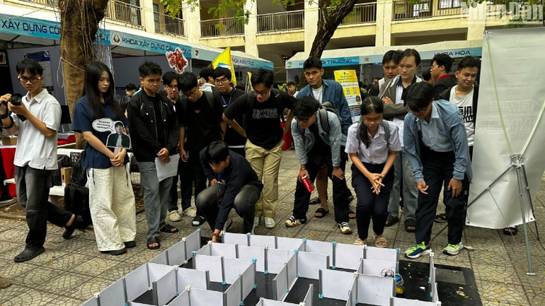 BKDN Techshow tạo sân chơi khoa học công nghệ cho học sinh trung học phổ thông tham gia, trải nghiệm.