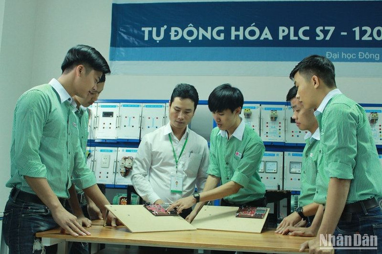 Một giờ học thực hành của sinh viên. (Ảnh: ANH ĐÀO)