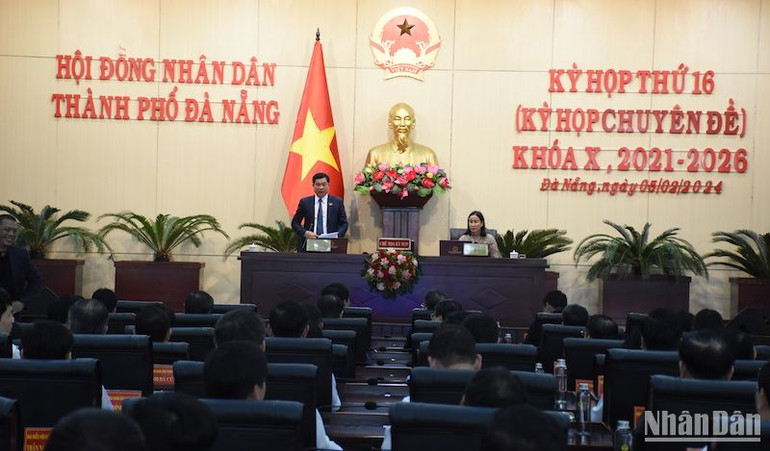 Toàn cảnh kỳ họp sáng ngày 5/2. (Ảnh: ANH ĐÀO)