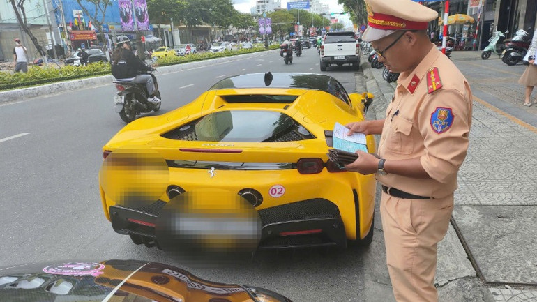 Cơ quan chức năng vào cuộc kiểm tra, xử lý đối với chủ dàn siêu xe vượt đèn đỏ tại Đà Nẵng. (Ảnh: HB)