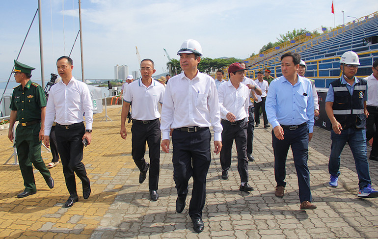 Chủ tịch Ủy ban nhân dân thành phố Đà Nẵng Lê Trung Chinh yêu cầu các đơn vị liên quan phối hợp chặt chẽ, chu đáo, bảo đảm an toàn tuyệt đối cho Lễ hội pháo hoa quốc tế Đà Nẵng năm 2024. (Ảnh: AD)