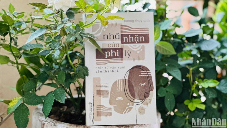 Nhà phê bình Hoàng Thụy Anh chạy đua với cuộc chiến giành giật sự sống với căn bệnh K để hoàn tất tác phẩm này. (Ảnh: ANH ĐÀO)