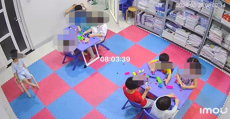 Ủy ban nhân dân quận Sơn Trà tiếp tục yêu cầu các đơn vị chức năng điều tra, xác minh làm rõ nghi vấn bạo hành học sinh tại Cơ sở giáo dục nhóm trẻ Cầu Vồng. (Ảnh do phụ huynh học sinh nghi bị bạo hành cung cấp)