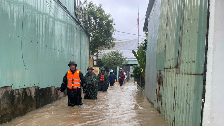 Khu vực tổ 36, 37, 38 với khoảng 350 hộ dân, sẽ được di dời đến nơi tránh lũ an toàn. (Ảnh: CÔNG VINH)
