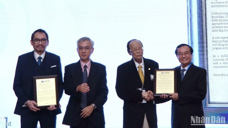 Giải thưởng "Nhân sự xuất sắc quốc tế năm 2024, Nhân sự HRD Excellence Award 2024” được Tổ chức Artdo trao đến các tổ chức và cá nhân. (Ảnh: ANH ĐÀO)