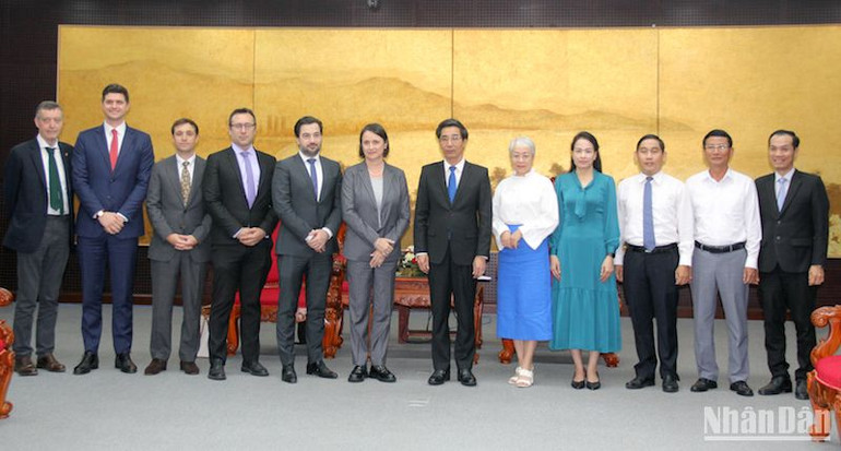 Đà Nẵng tăng cường hợp tác với các địa phương của nước Pháp trong thời gian tới. (Ảnh ANH ĐÀO)