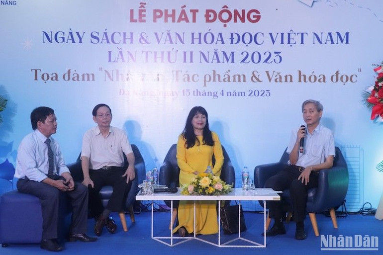 Hội Nhà văn thành phố Đà Nẵng tổ chức Toạ đàm "Nhà văn, Tác phẩm và Văn hoá đọc. (Ảnh: ANH ĐÀO) Hội Nhà văn thành phố Đà Nẵng tổ chức Toạ đàm "Nhà văn, Tác phẩm và Văn hoá đọc. (Ảnh: ANH ĐÀO)