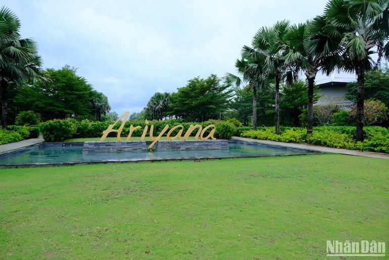 Cung Hội nghị Ariyana Đà Nẵng với mức vốn đầu tư 450 tỷ đồng hiện gặp quá nhiều khó khăn khi tiền thuê đất tăng phi mã. (Ảnh ANH ĐÀO)