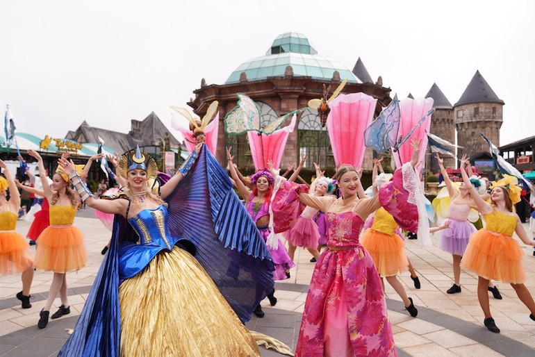 Khu du lịch Sun world Bà Nà Hill là điểm đến thu hút khách du lịch quốc tế.