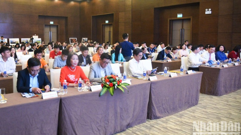 Quang cảnh hội nghị chiều 11/4. (Ảnh: ANH ĐÀO)