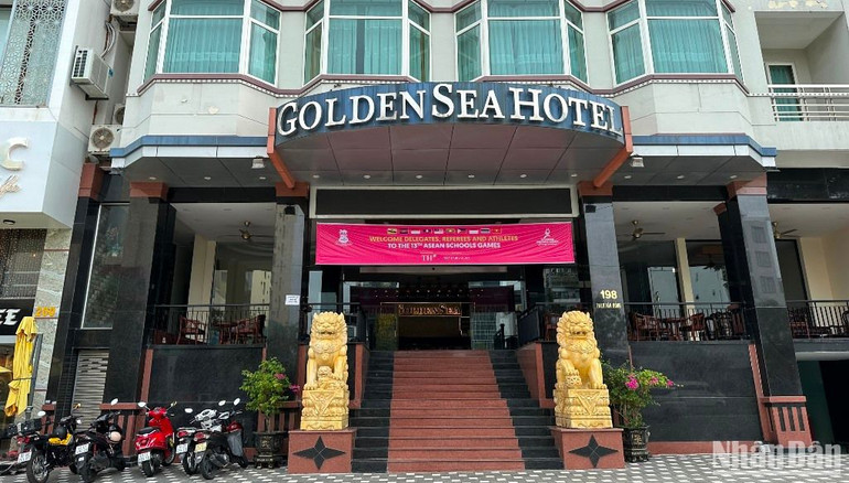 Các khách sạn trên tuyến đường Phạm Văn Đồng chuẩn bị chu đáo phục vụ các Đoàn lưu trú trong suốt thời gian diễn ra Đại hội. (Ảnh: ANH ĐÀO) Các khách sạn trên tuyến đường Phạm Văn Đồng chuẩn bị chu đáo phục vụ các Đoàn lưu trú trong suốt thời gian diễn ra Đại hội. (Ảnh: ANH ĐÀO)