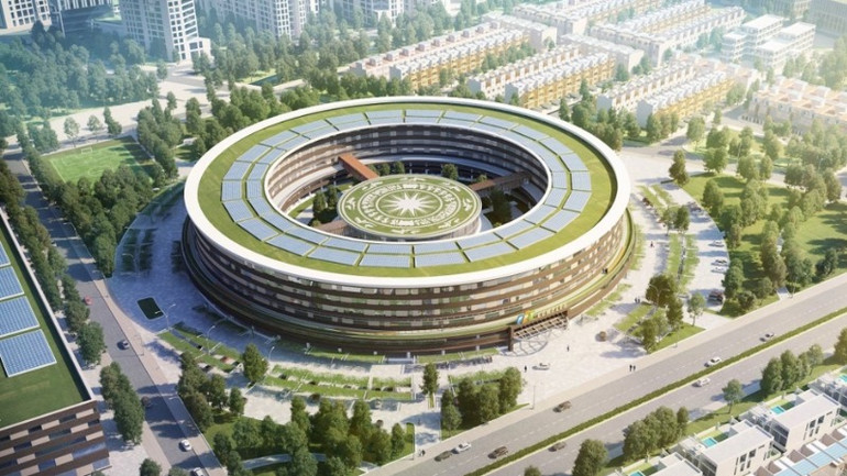 Khu phức hợp văn phòng FPT (FPT Complex) hiện là nơi làm việc của hơn 6.000 nhân sự trong lĩnh vực phần mềm.