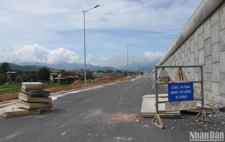 Ngày 19/7/2023, Hội đồng nhân dân thành phố Đà Nẵng ban hành Nghị quyết số 24/NQ-HĐND về việc điều chỉnh chủ trương đầu tư dự án đường vành đai phía tây đoạn từ quốc lộ 14B đến đường Hồ Chí Minh. (Ảnh: ANH ĐÀO)