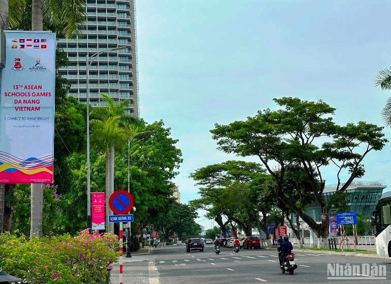 Một số tuyến phố chính của thành phố Đà Nẵng treo pano chào đón các vận động viên tham dự Đại hội Thể thao học sinh Đông Nam Á. (Ảnh: ANH ĐÀO) Một số tuyến phố chính của thành phố Đà Nẵng treo pano chào đón các vận động viên tham dự Đại hội Thể thao học sinh Đông Nam Á. (Ảnh: ANH ĐÀO)