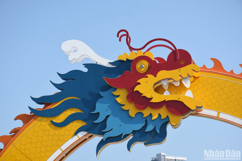 Phương án thiết kế lấy ý tưởng từ hình tượng từ con giáp chính của năm 2024 và cách điệu hình dáng con rồng. (Ảnh ANH ĐÀO)