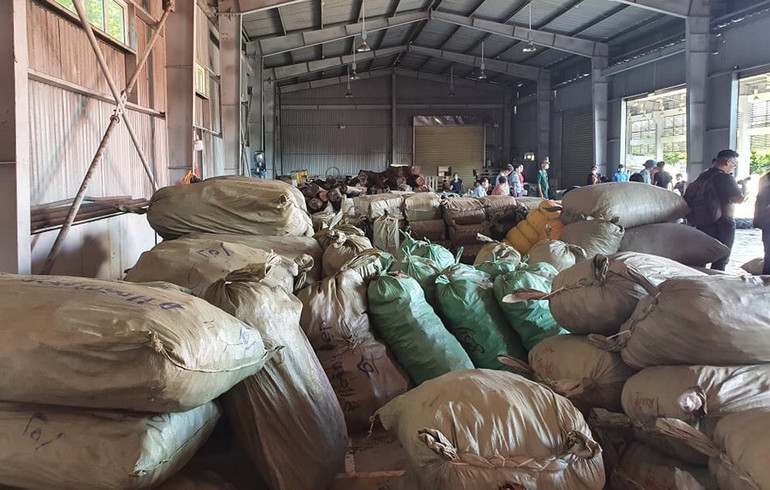 Toàn bộ số thảo dược được lực lượng chức năng phát hiện tại Cảng Đà Nẵng chiều 22/6/2020. (Ảnh: Chi cục Hải quan Đà Nẵng cung cấp) Toàn bộ số thảo dược được lực lượng chức năng phát hiện tại Cảng Đà Nẵng chiều 22/6/2020. (Ảnh: Chi cục Hải quan Đà Nẵng cung cấp)