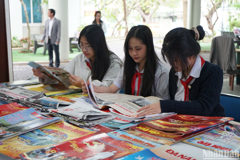 Ngày hội Văn hóa đọc Đà Nẵng 2025 thu hút đông đảo các em học sinh tham gia. (Ảnh: ANH ĐÀO)