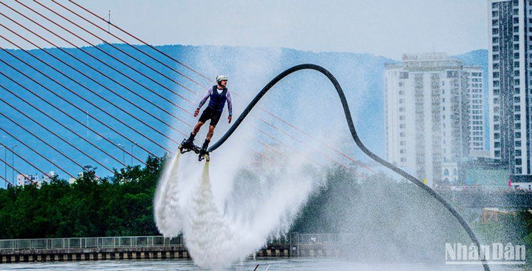 Cùng với việc Đà Nẵng đưa vào khai thác phố đêm Bạch Đằng, các sản phẩm mới tại Da Nang Downtown sẽ góp phần làm sôi động du lịch Đà Nẵng, đặc biệt các sản phẩm du lịch đêm. (Ảnh AD) Cùng với việc Đà Nẵng đưa vào khai thác phố đêm Bạch Đằng, các sản phẩm mới tại Da Nang Downtown sẽ góp phần làm sôi động du lịch Đà Nẵng, đặc biệt các sản phẩm du lịch đêm. (Ảnh AD)