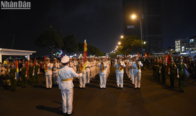 21 tiết mục biểu diễn, diễu hành phục vụ người dân, du khách tại Đà Nẵng.