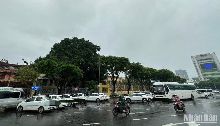 Bảo tàng Điêu khắc Chăm Đà Nẵng đề xuất thu hẹp bãi đỗ xe công cộng, bố trí lối vào Bảo tàng.