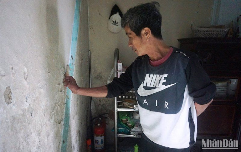 Các chung cư xuống cấp này sẽ được thành phố Đà Nẵng di dời, giải tỏa. (Ảnh: ANH ĐÀO)