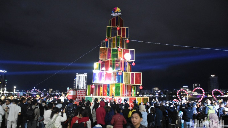 Sự kiện thu hút đông đảo người dân, du khách tham gia. (Ảnh: ANH ĐÀO)