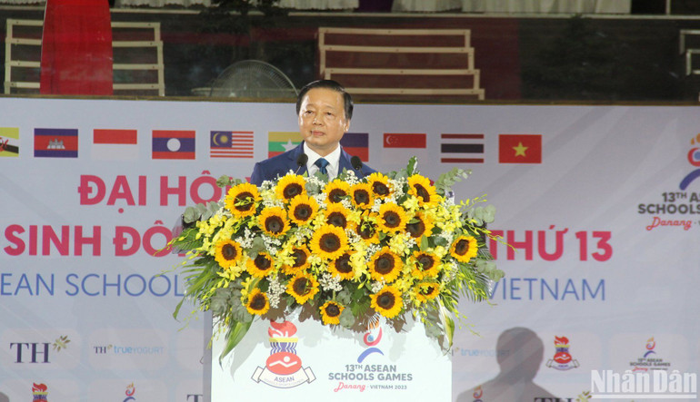 Phó Thủ tướng Trần Hồng Hà tuyên bố khai mạc Đại hội Thể thao học sinh Đông Nam Á lần thứ 13 tại Việt Nam.