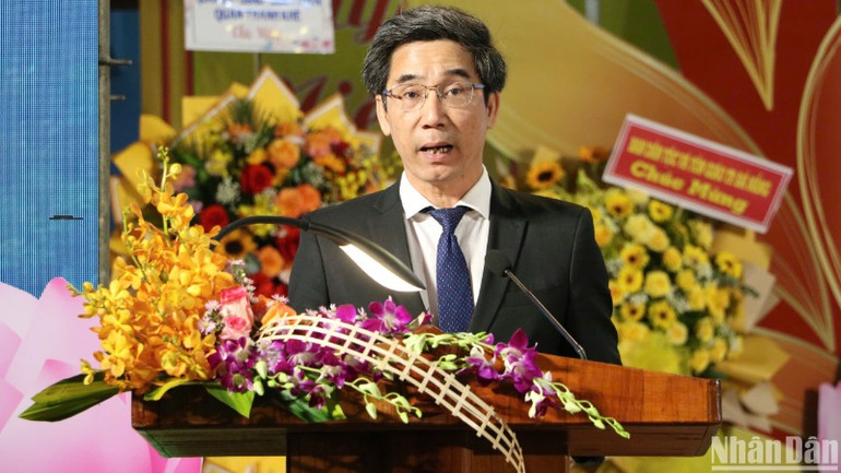 Phó Chủ tịch Ủy ban nhân dân thành phố Đà Nẵng Trần Chí Cường phát biểu khai mạc Lễ hội Quán Thế Âm Ngũ Hành Sơn năm 2025. (Ảnh: ANH ĐÀO)