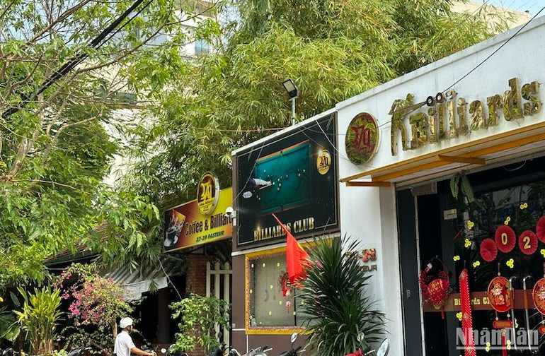 Nhà, đất số 37 Pasteur và 39 Pasteur chưa thể thu hồi cũng do sự khác biệt giữa lệnh kê biên tài sản của Cơ quan Cảnh sát điều tra, Bộ Công an, bản án và thực tế. Hiện, các nhà, đất này đang được sử dụng để kinh doanh quán cà-phê, bi-da. (Ảnh: ANH ĐÀO)