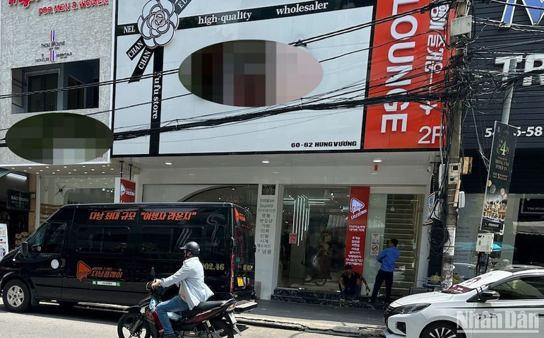 Lô đất 60 đường Hùng Vương, quận Hải Châu, thành phố Đà Nẵng. (Ảnh: ANH ĐÀO) Lô đất 60 đường Hùng Vương, quận Hải Châu, thành phố Đà Nẵng. (Ảnh: ANH ĐÀO)