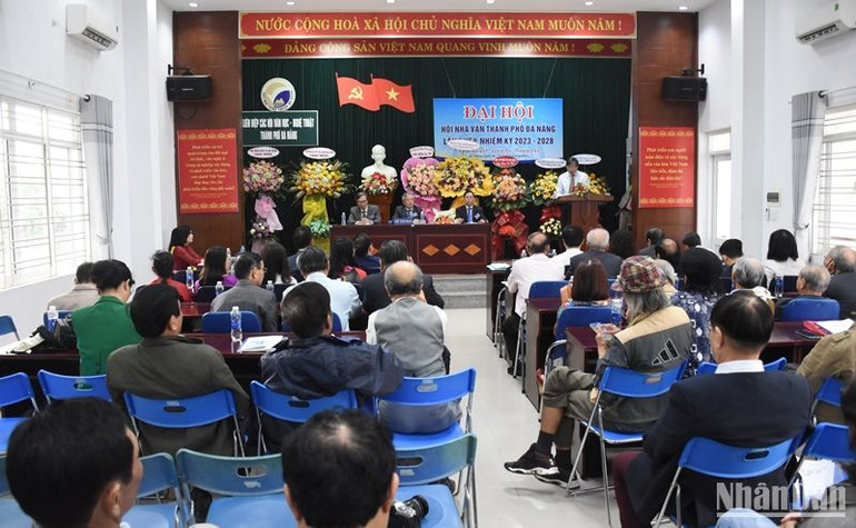 Quang cảnh Đại hội Hội Nhà văn Đà Nẵng ngày 17/12. (Ảnh: ANH ĐÀO)