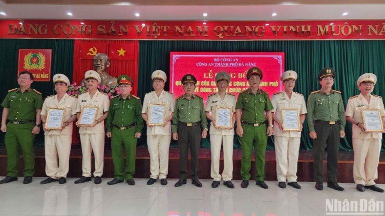 Công an thành phố Đà Nẵng kiện toàn bộ máy sau giải thể 7 Công an quận, huyện theo Quyết định của Bộ Công an. (Ảnh: ANH ĐÀO)