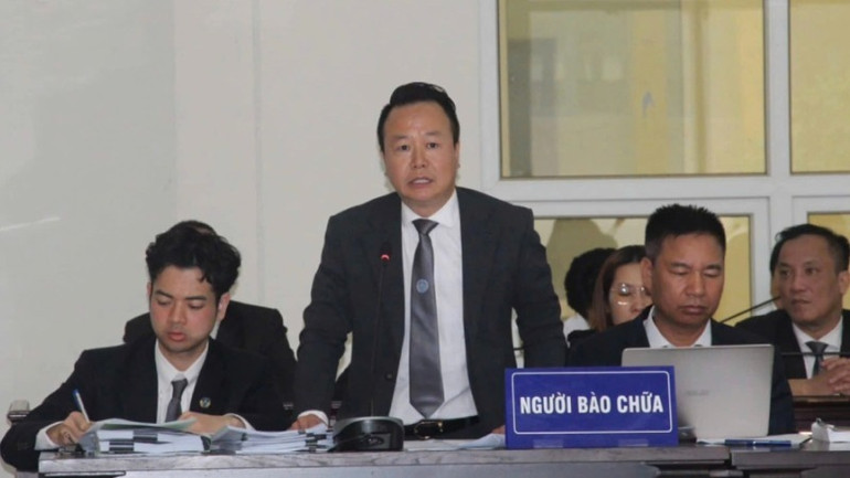 Luật sư bào chữa cho bị cáo Trịnh Văn Quyết.