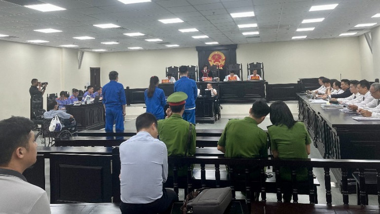 Toàn cảnh phiên tòa.