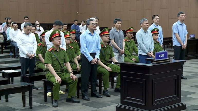 Các bị cáo tại phiên tòa.