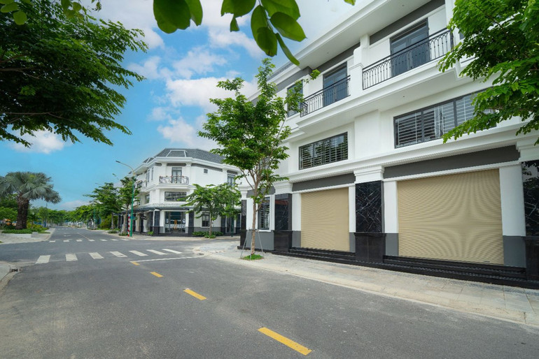 Một dãy nhà phố Richland Residence đã hoàn thiện.