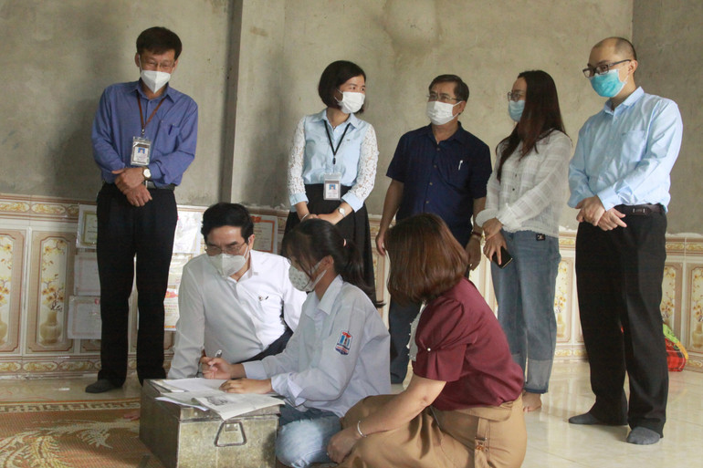 Trong đợt dịch cao điểm Covid-19, ngành Giáo dục và Đào tạo Sơn La đã chủ động triển khai phương án, kế hoạch ứng phó với đại dịch. Trong đợt dịch cao điểm Covid-19, ngành Giáo dục và Đào tạo Sơn La đã chủ động triển khai phương án, kế hoạch ứng phó với đại dịch.